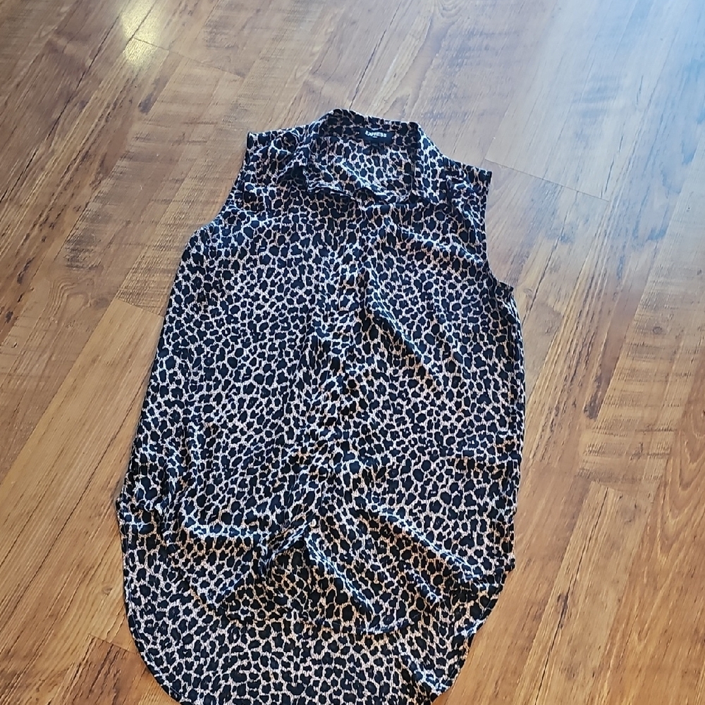 Express Sleeveless Leopard Print Blouse in Black and Tan